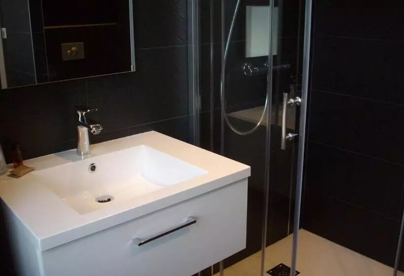 ホテル Hôtel Le Saint Martin