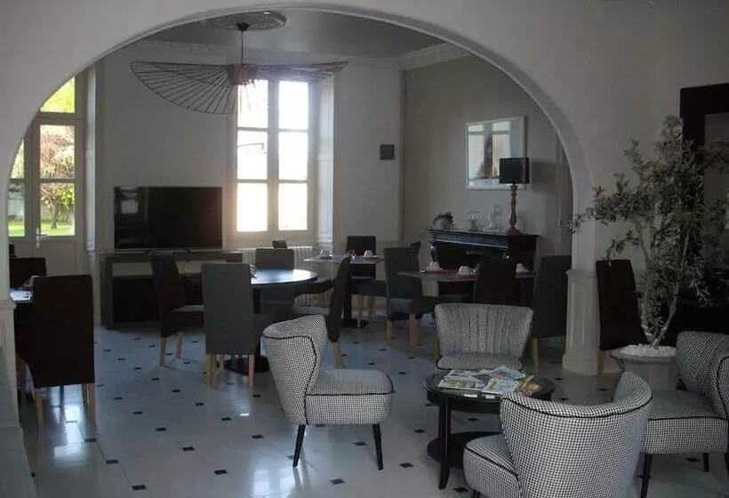 ホテル Hôtel Le Saint Martin