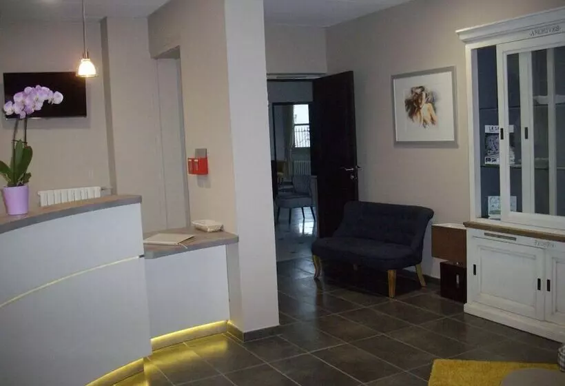ホテル Hôtel Le Saint Martin