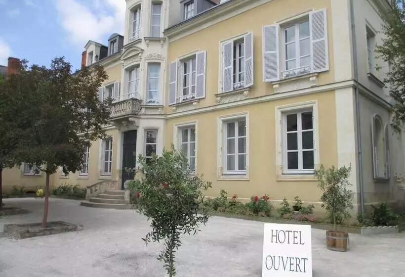 ホテル Hôtel Le Saint Martin