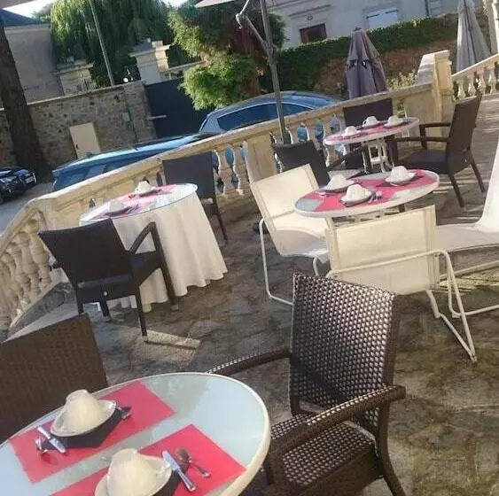 ホテル Hôtel Le Saint Martin