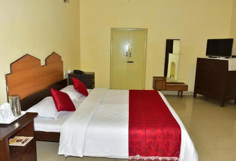 Kstdc Hotel Mayura Sudarshan ,ooty