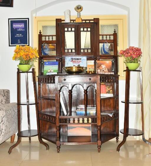 Kstdc Hotel Mayura Sudarshan ,ooty