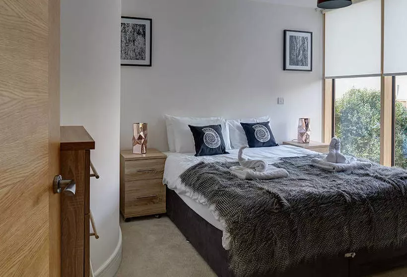 Lambeth North One
