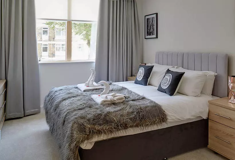 Lambeth North One