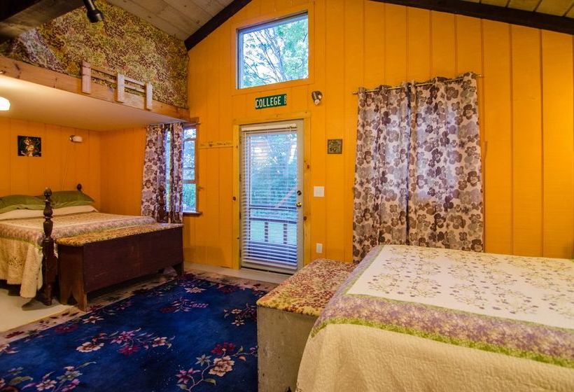 The Inn At Charlotte Bed And Breakfast