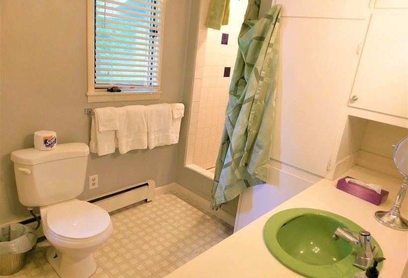 The Inn At Charlotte Bed And Breakfast