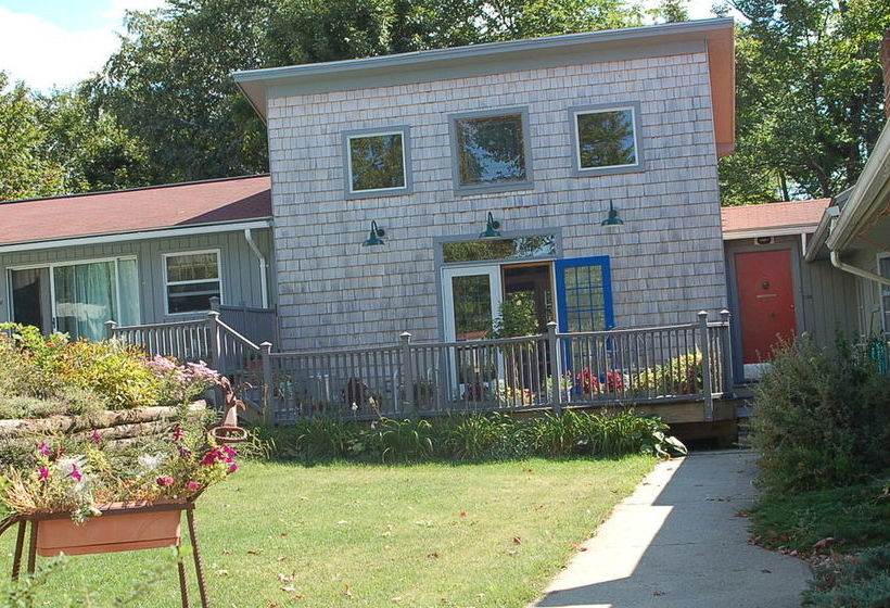 The Inn At Charlotte Bed And Breakfast