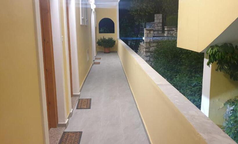 Apart Hotel Llazari