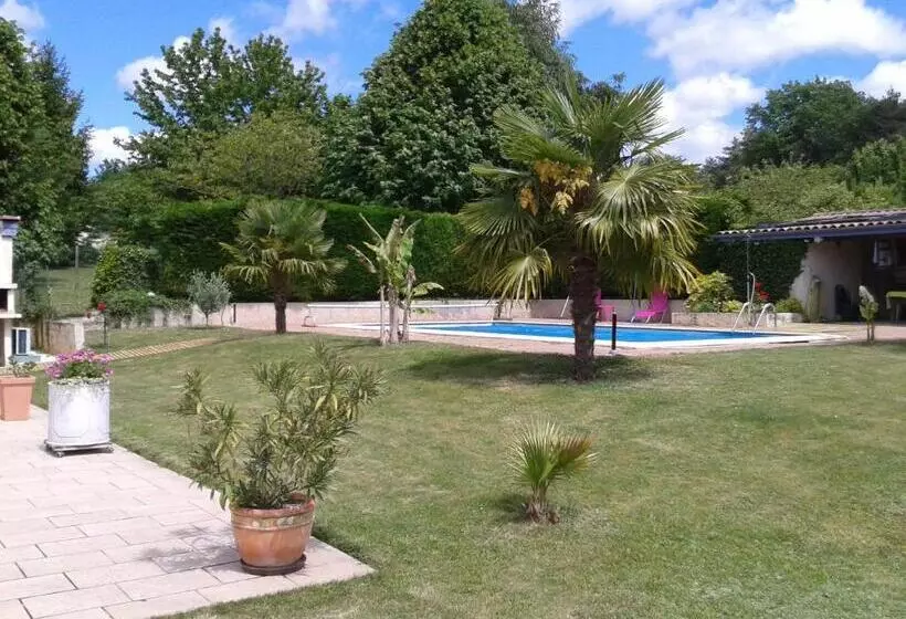 Aamiaismajoitus (B&B) Chez Isa Et Dens