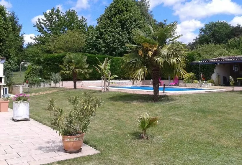 Aamiaismajoitus (B&B) Chez Isa Et Dens