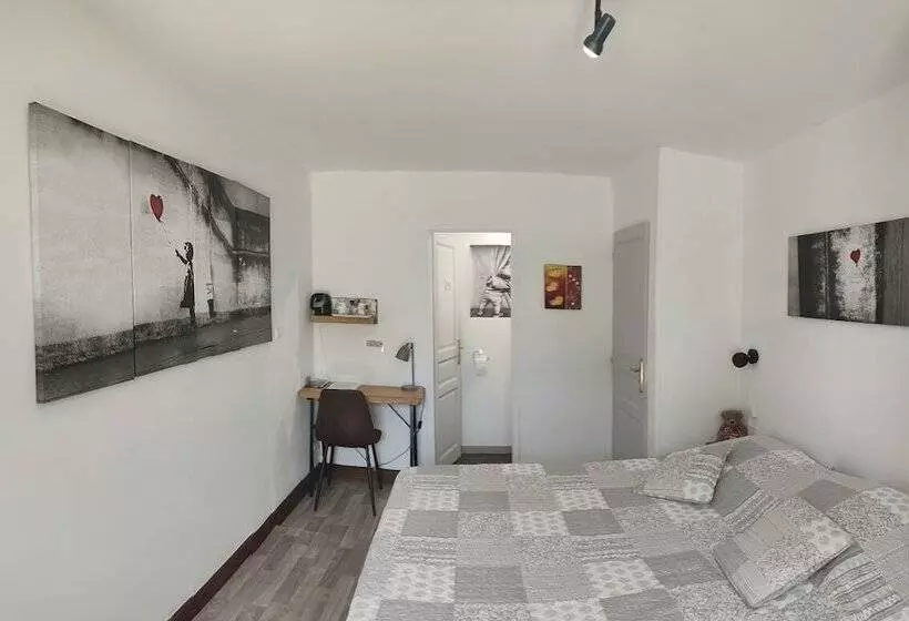 Aamiaismajoitus (B&B) Chez Isa Et Dens