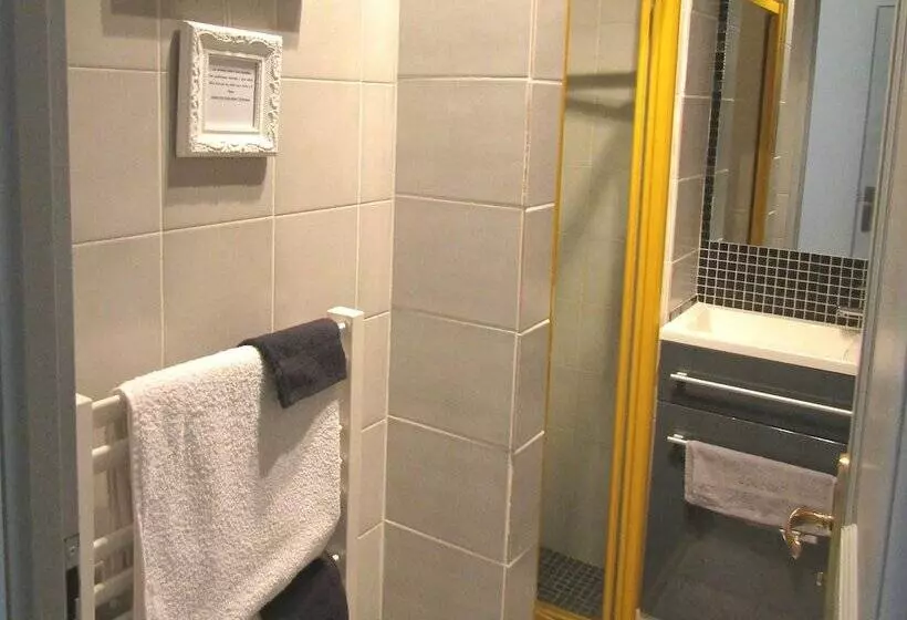 Aamiaismajoitus (B&B) Chez Isa Et Dens