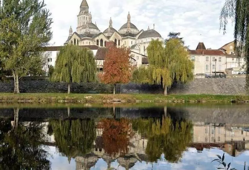 Aamiaismajoitus (B&B) Chez Isa Et Dens