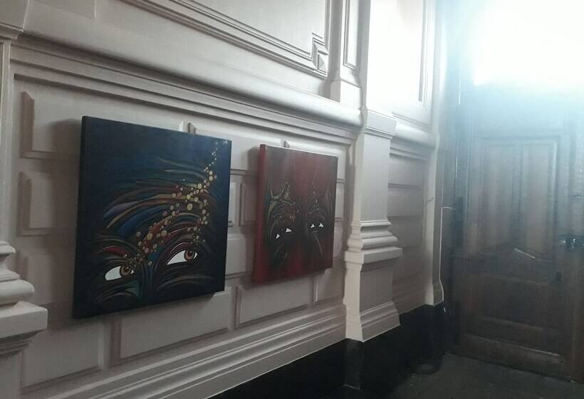 تختخواب و صبحانه La Maison Bleue De Roubaix