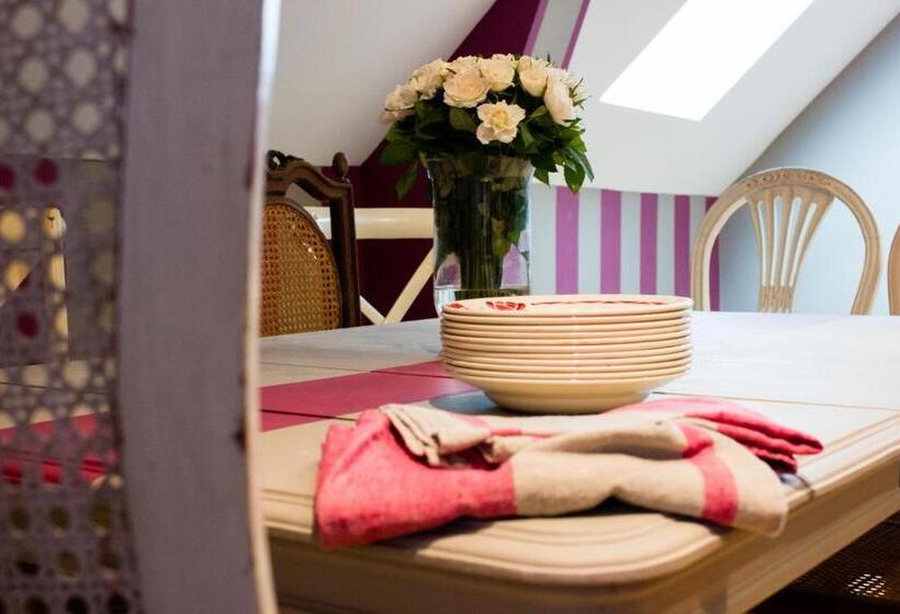 تختخواب و صبحانه Lequatorze