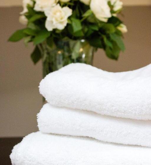 تختخواب و صبحانه Lequatorze