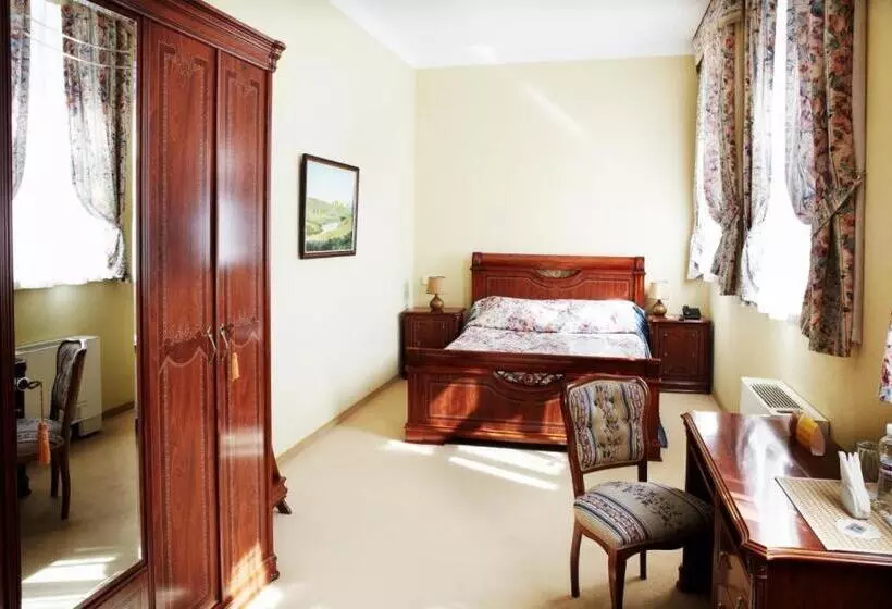 هتل Astoria Lux