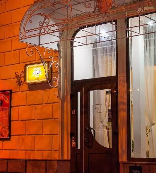 هتل Astoria Lux