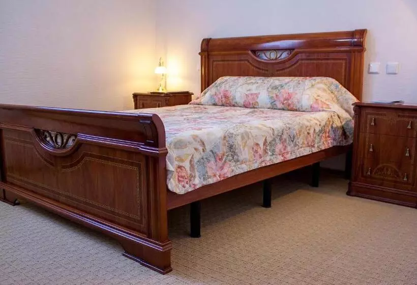 هتل Astoria Lux