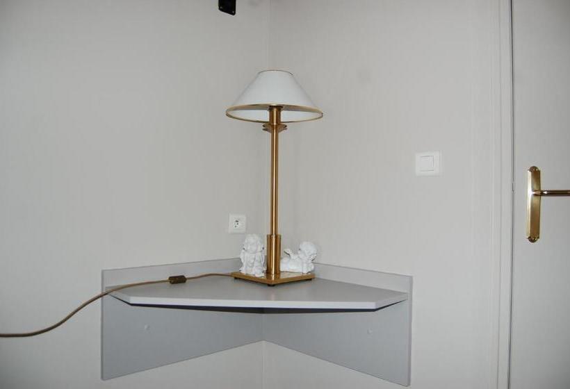 호텔 Hôtel Restaurant La Belle Epoque