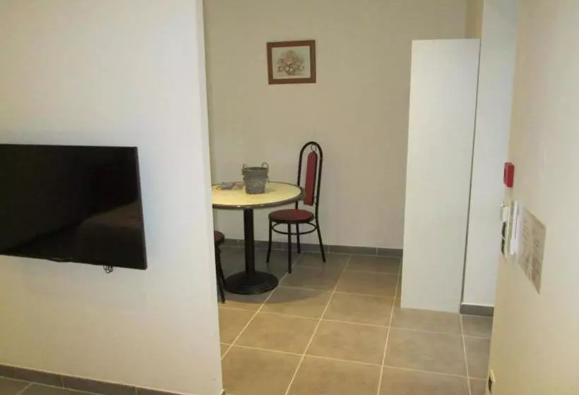 Otel Théodore