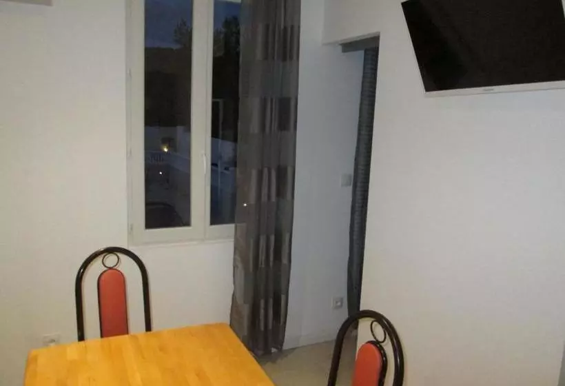Otel Théodore