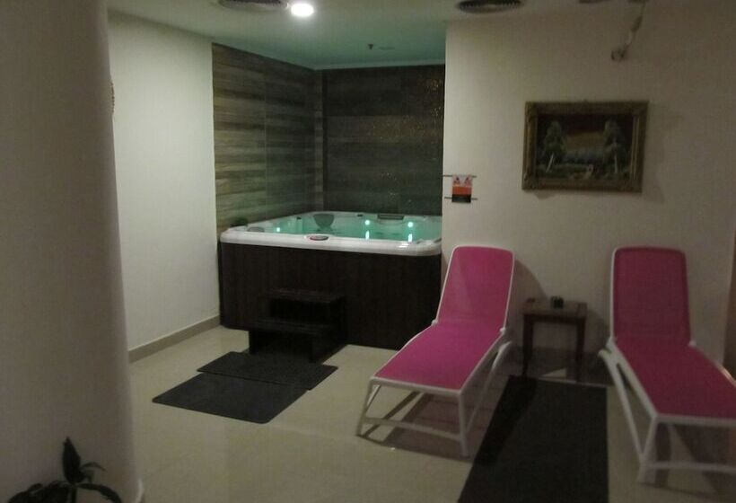 هتل Tolip El Narges