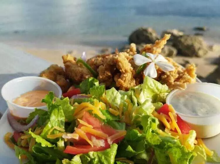 هتل Coral Harbour Beach House And Villas