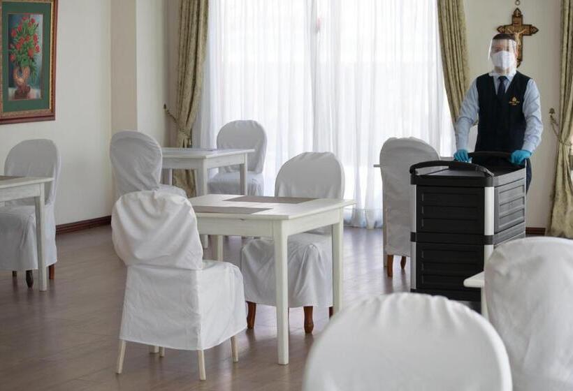 هتل Dinastia Real