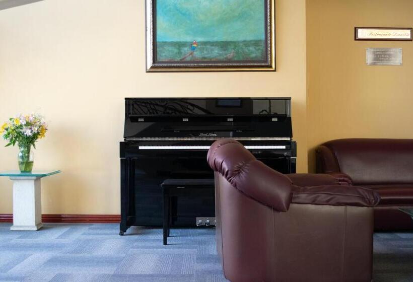 هتل Dinastia Real