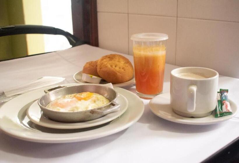 هتل Dinastia Real