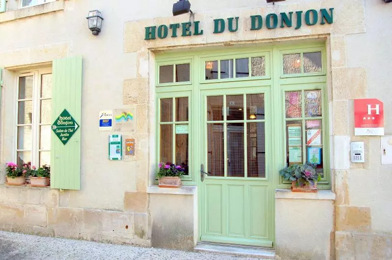 هتل Du Donjon