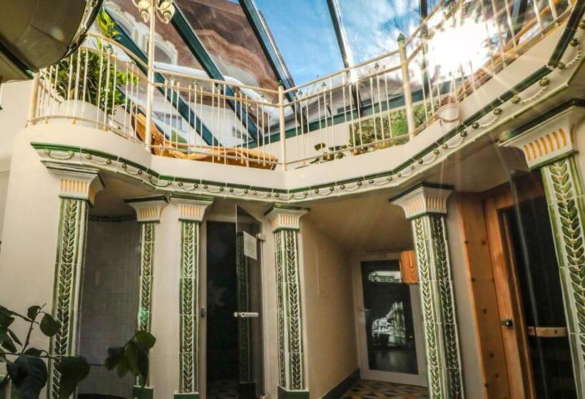 Bei Max   Hotel Garni Kirchenwirt