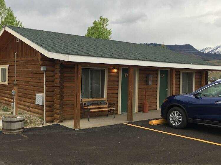 فندق Green Creek Inn And Rv Park