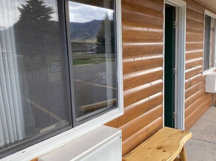 فندق Green Creek Inn And Rv Park