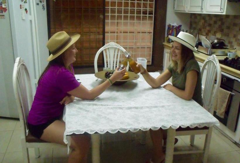 Hotel Hostal Villa 97