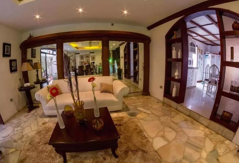 Hotelli Hostal Villa 97