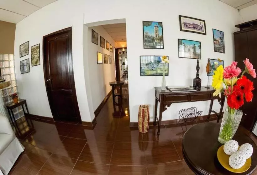 Hotelli Hostal Villa 97