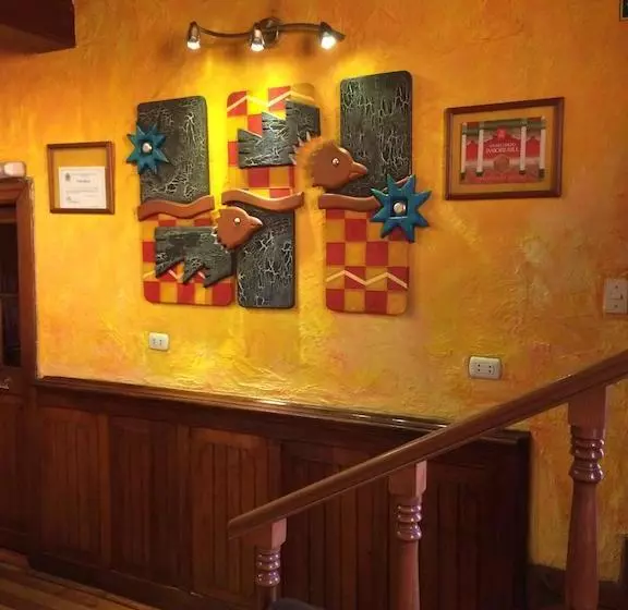 ホテル Hostal Los Balcones De Moral Y Santa Catalina