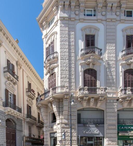 هتل Moncada Suites & Apartments