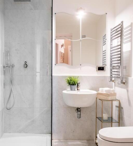 هتل Moncada Suites & Apartments