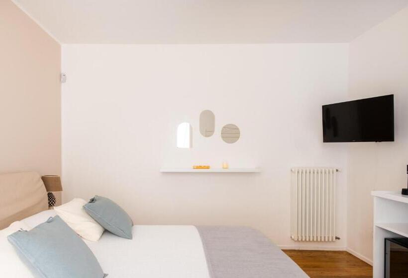 هتل Moncada Suites & Apartments