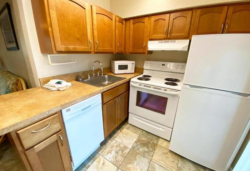 فندق Nautical Watch