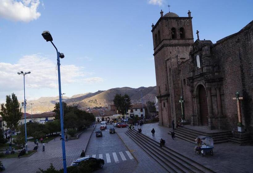 Hotel Pirwa Backpackers Colonial