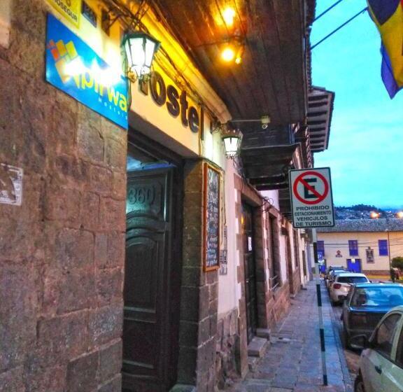 Hotel Pirwa Backpackers Colonial