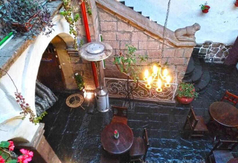 Hotel Pirwa Backpackers Colonial