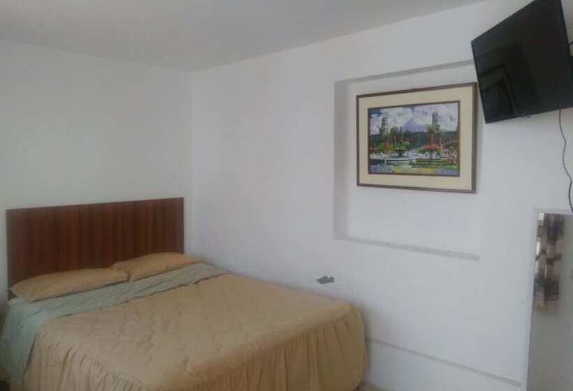 בית מלון כפרי Pirwa Park Hostel Arequipa