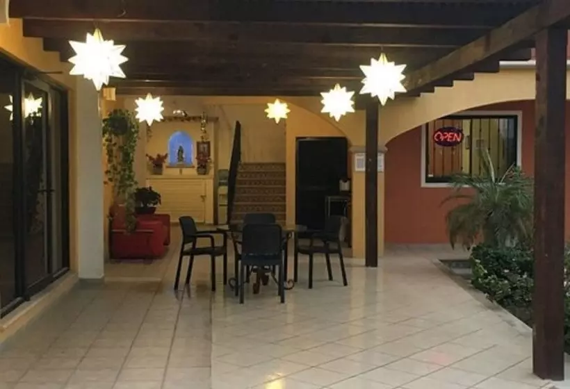 ホテル Plaza Los Arcos