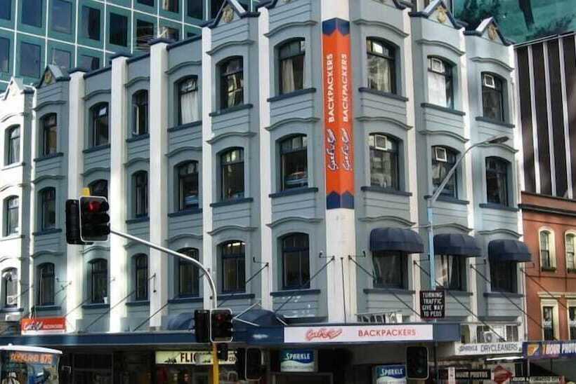 בית מלון כפרי Surf N Snow Backpackers